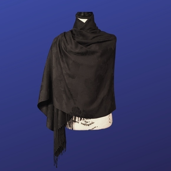 UNBRANDED Shawl Wrap, 3”Knotted Fringe, NAVY BLUE INDIGO Floral Jacquard, NWOT